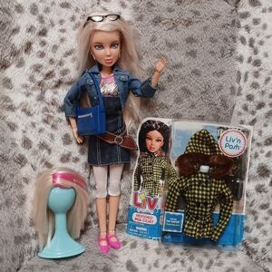 2009 Spinmaster Liv Doll and Accessories